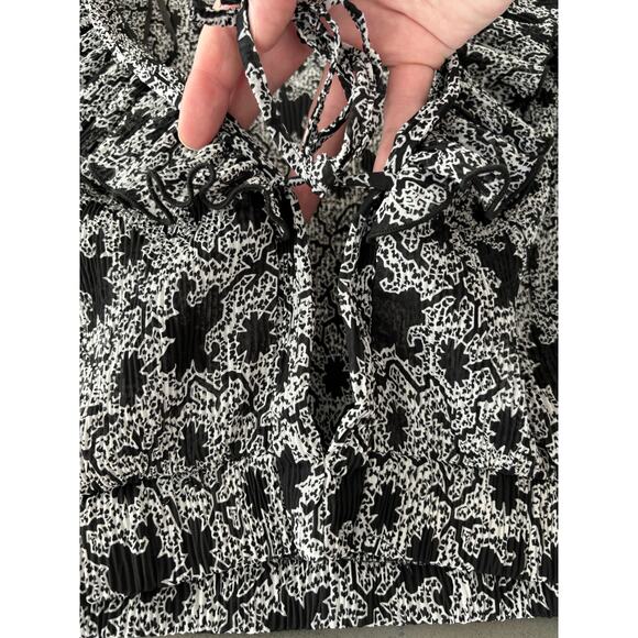 TOPSHOP ABSTRACT PRINT LONG SLEEVE CROP TOP SIZE US-8 - Picture 4 of 10